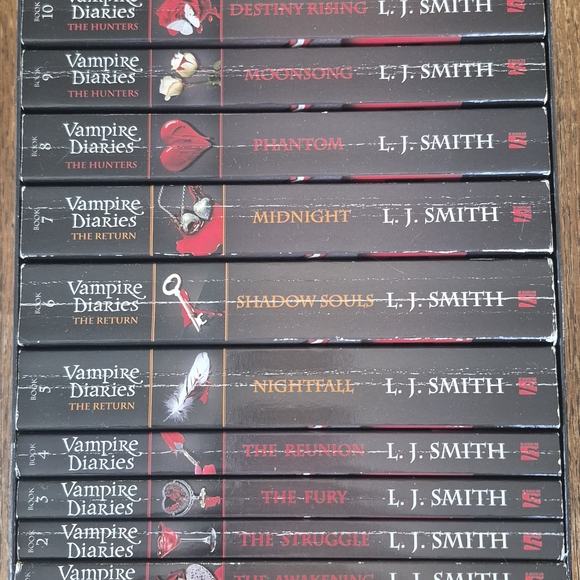 Vampire Diaries Complete Collection Box Set - Picture 2 of 2